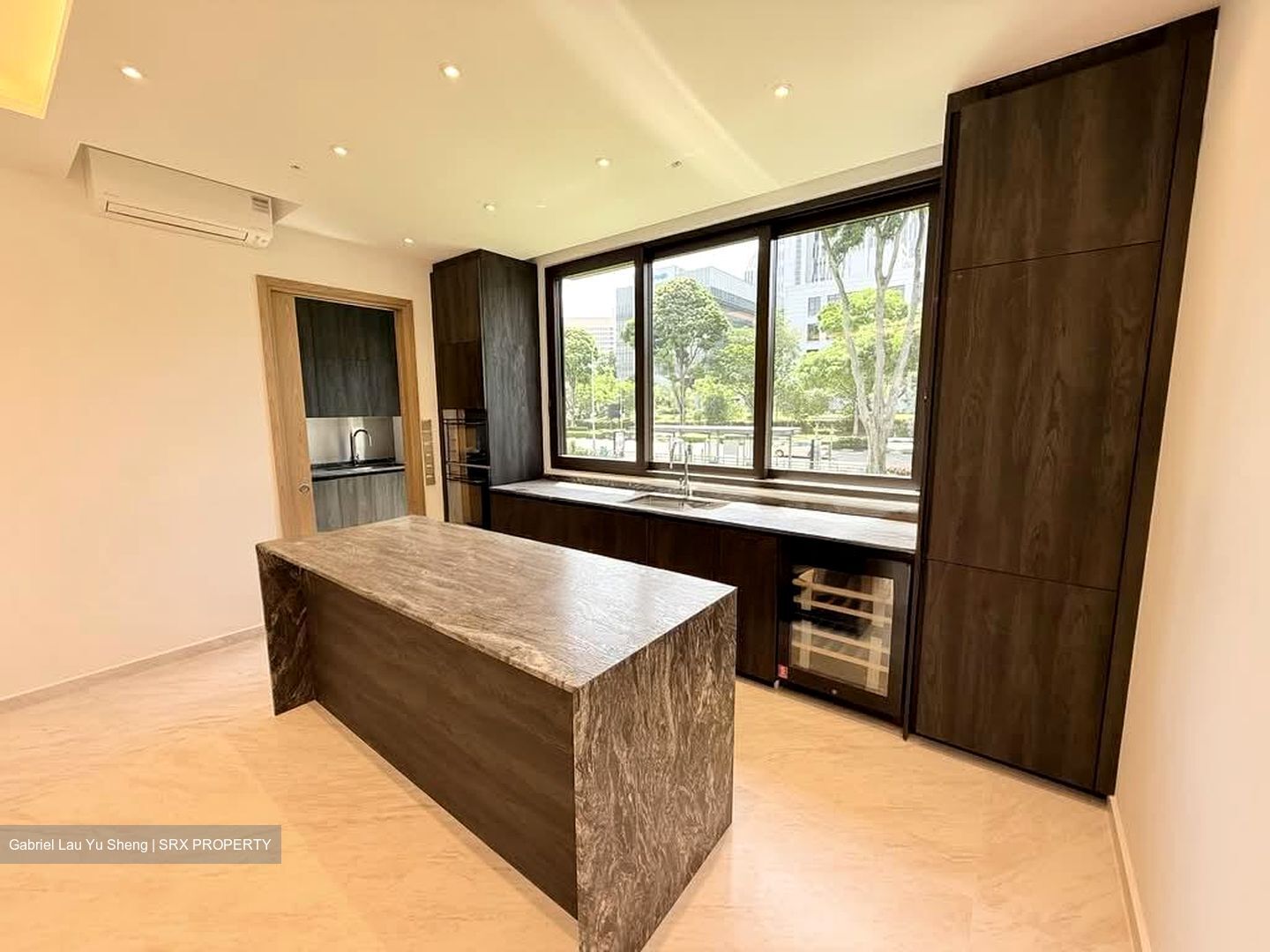 Shrewsbury Road (D11), Terrace #559696271